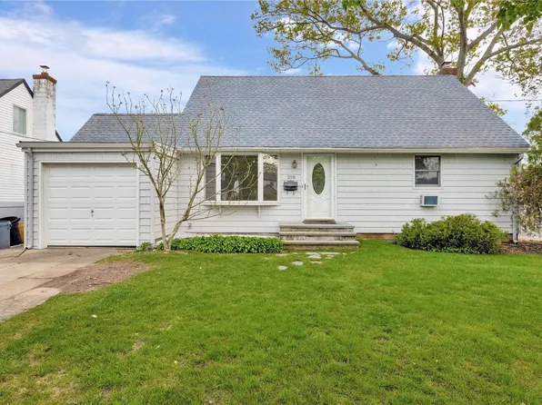 258 Jerusalem Avenue, Massapequa, NY 11758