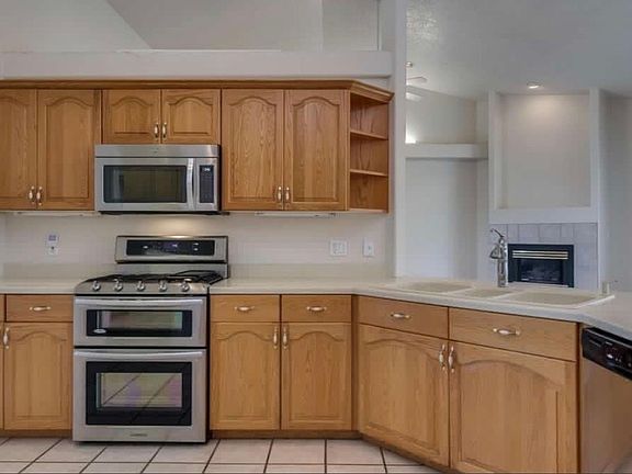 3rd image of 3264 Canyon View Dr