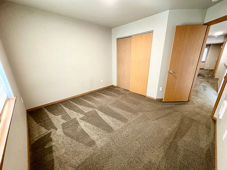 2102 N Yellowstone St — Photo 47