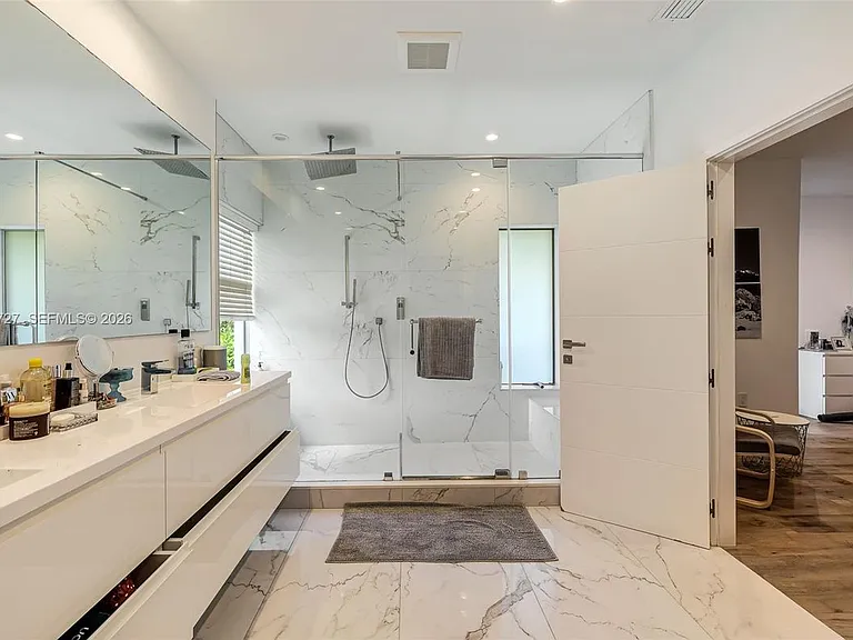 79 W Shore Dr E — Photo 11