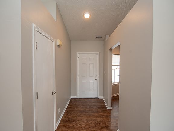 3rd image of 3112 Bowfield Way