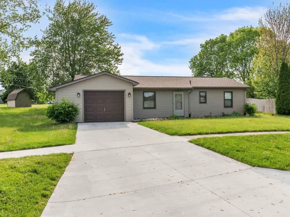 303 Alamosa Dr, Kendallville, IN 46755