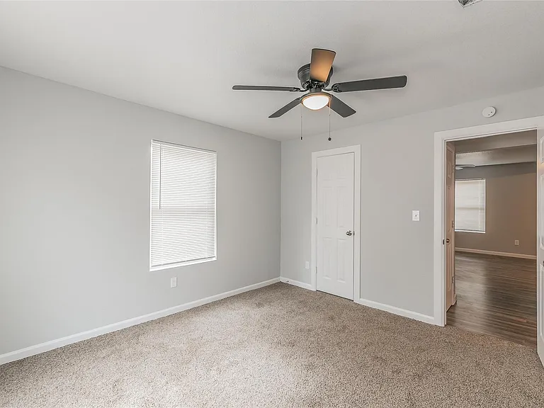 1809 Daniel St — Photo 12