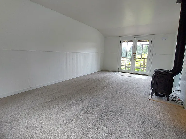 82 Spruce St — Photo 2