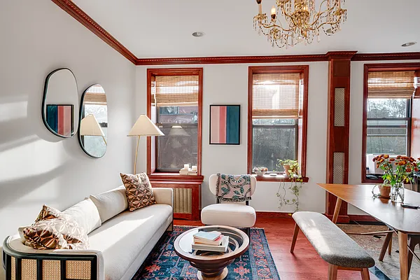 Rented by Batra Group Inc | media 10