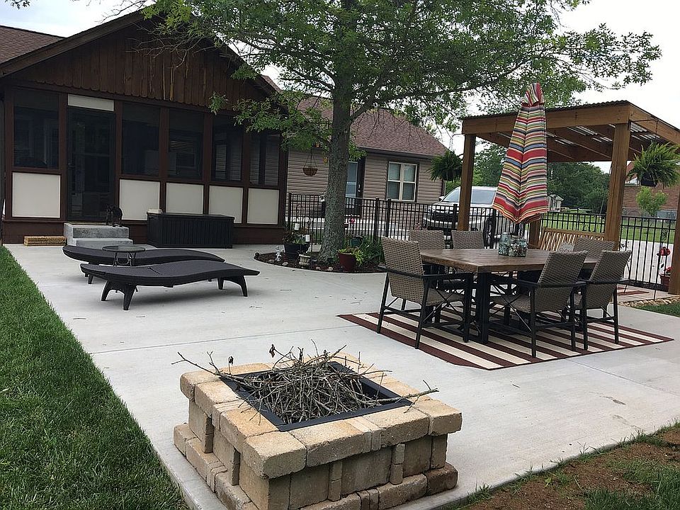 1st image of 3933 Ashley Dr