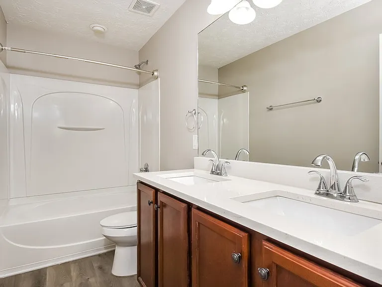 2110 Valley Creek Dr — Photo 15