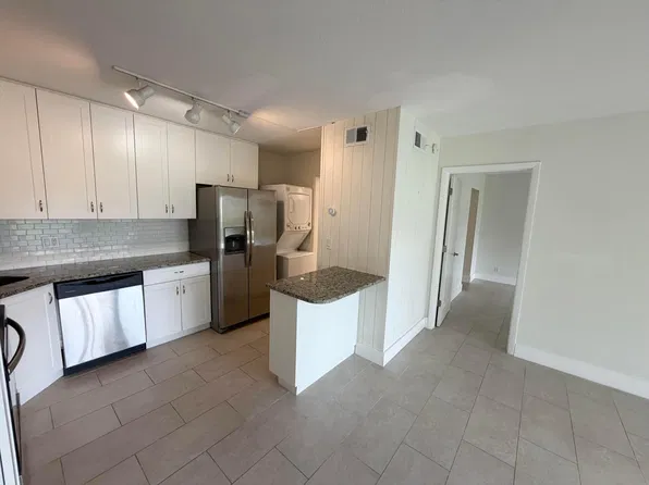 1112 GREEN PINE Boulevard #F1, West Palm Beach, FL 33409