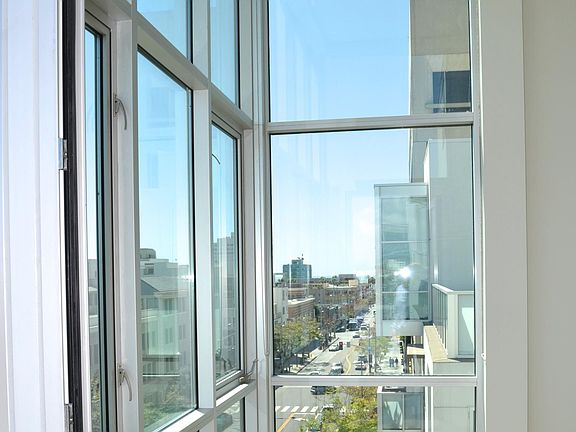 2nd image of 525 Santa Monica Blvd APT 506