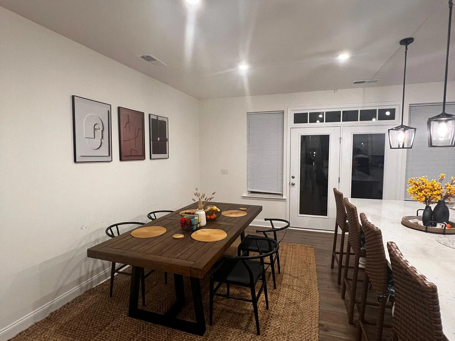 338 Simeon Dr — Photo 4