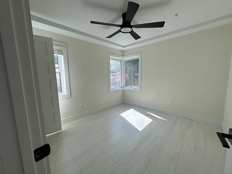 Ocean Reef Apartments — Photo 18