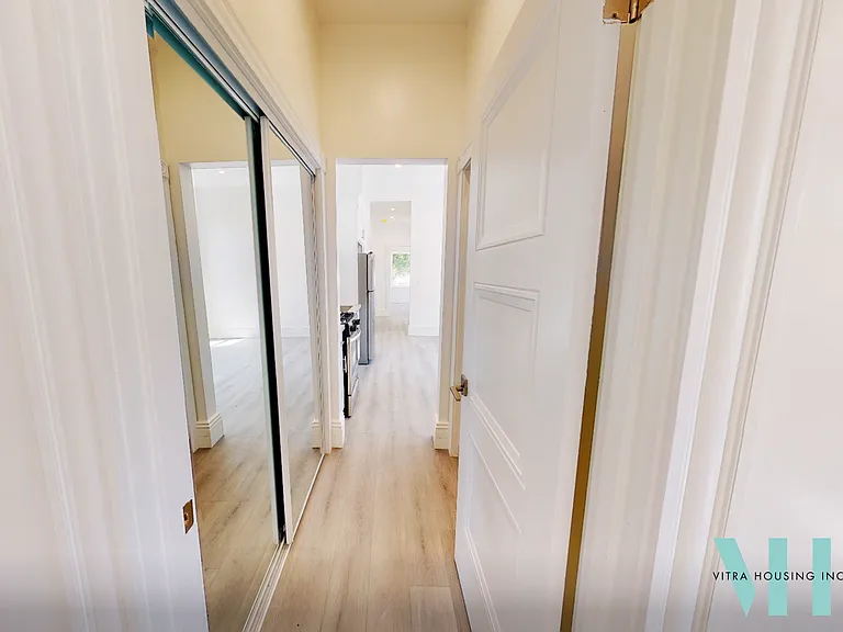 Apt 1032: Two Bed, Two Bath, Full Remodel: Second Hallway