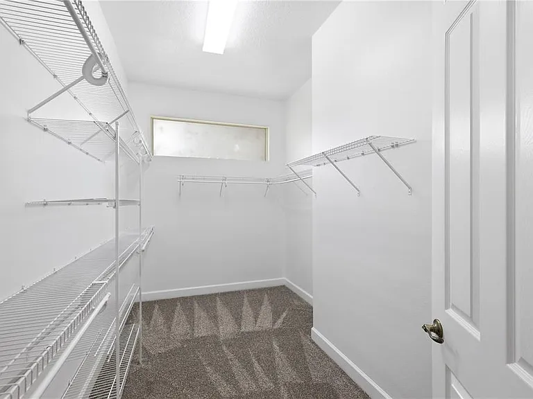 3205 King George Dr — Photo 8