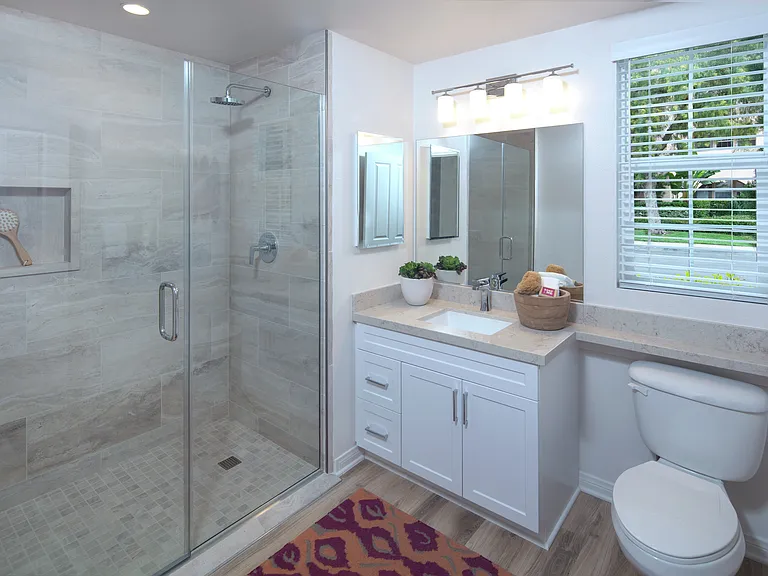 Anacapa Apartment Homes — Photo 11