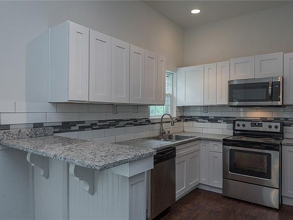 3rd image of 501 Grant Cir