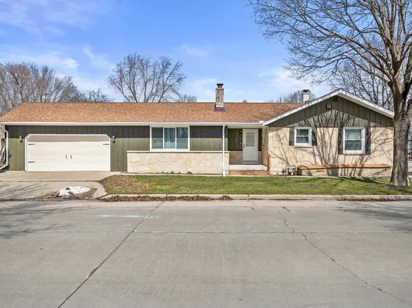 837 South 121st STREET, West Allis, WI 53214