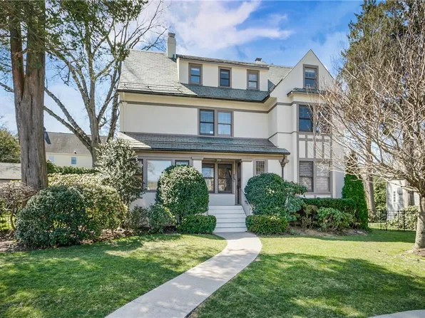 23 Maplewood Street, Larchmont, NY 10538