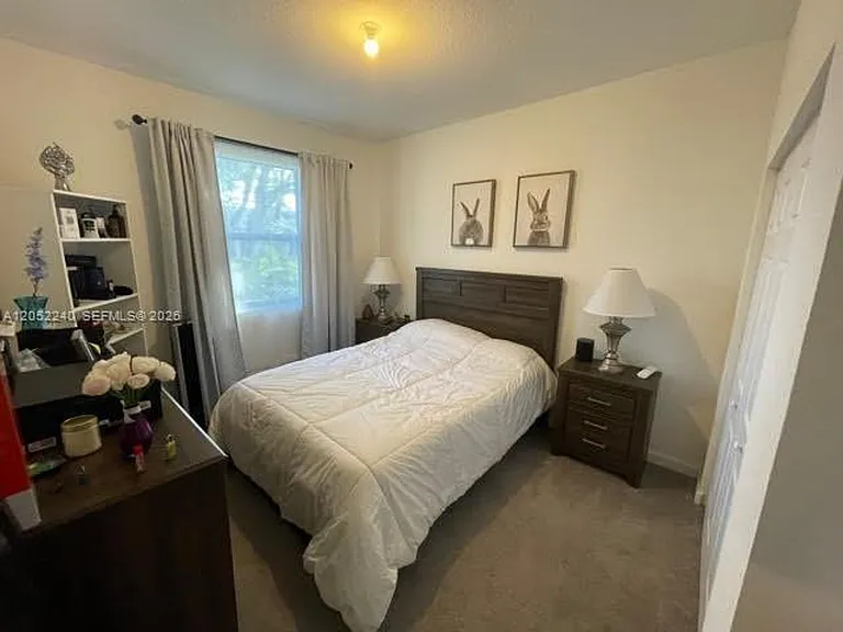 1524 SW 28th St #1524 — Photo 8