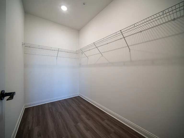 Plum Ridge Apartments — Photo 17