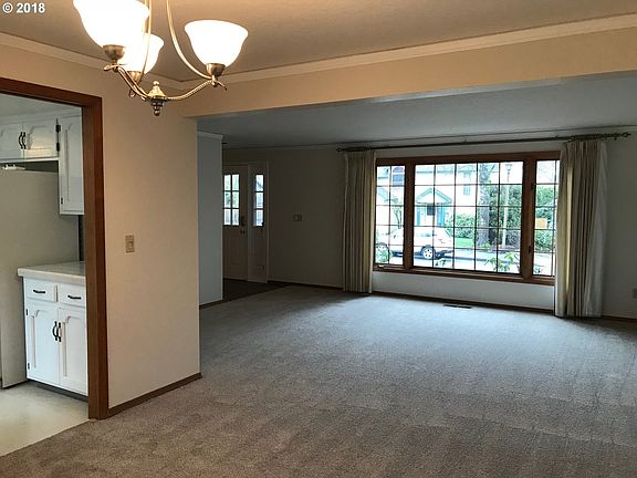 3rd image of 11070 SW Summer Lake Dr