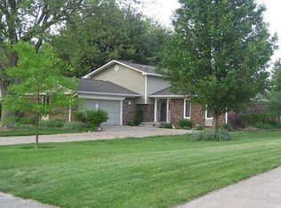 1521 Chapman Dr, Greenfield, IN 46140