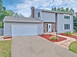15333 Carriage Ln, Mishawaka, IN 46545