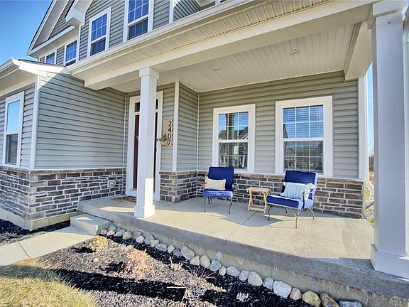 2nd image of 2407 Hawes Dr