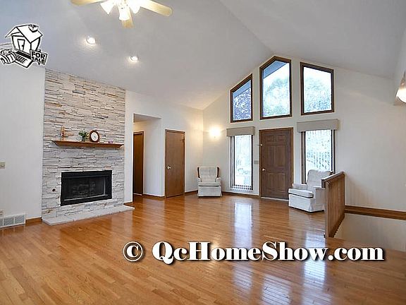 Gas Fireplace+Hardwood Floor
