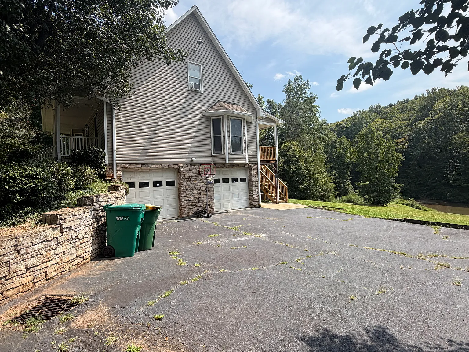 3 bed, 2.5 bath, 1707 sqft, $1,900 — Photo 4