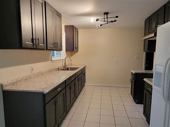 4th image of 2845 W 31st St