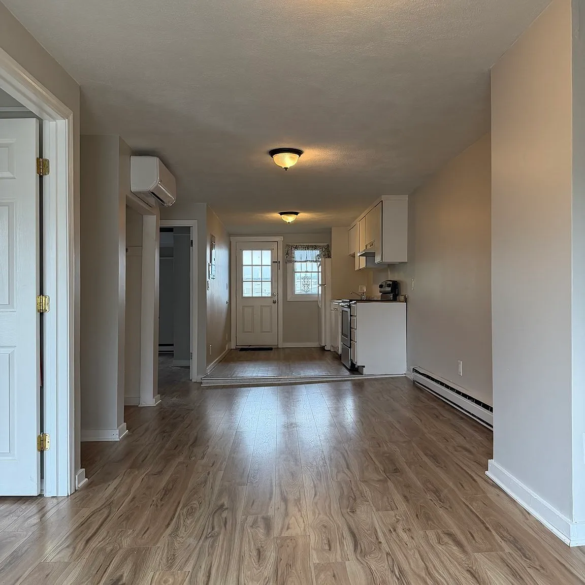 2 bed, 1.0 bath, 1000 sqft, $2,500 — Photo 1