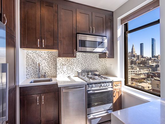 3rd image of 161 W 16th St APT 19E