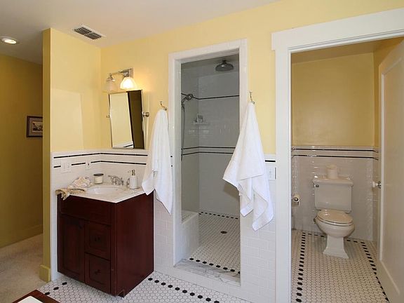 2nd image of 2211 G St