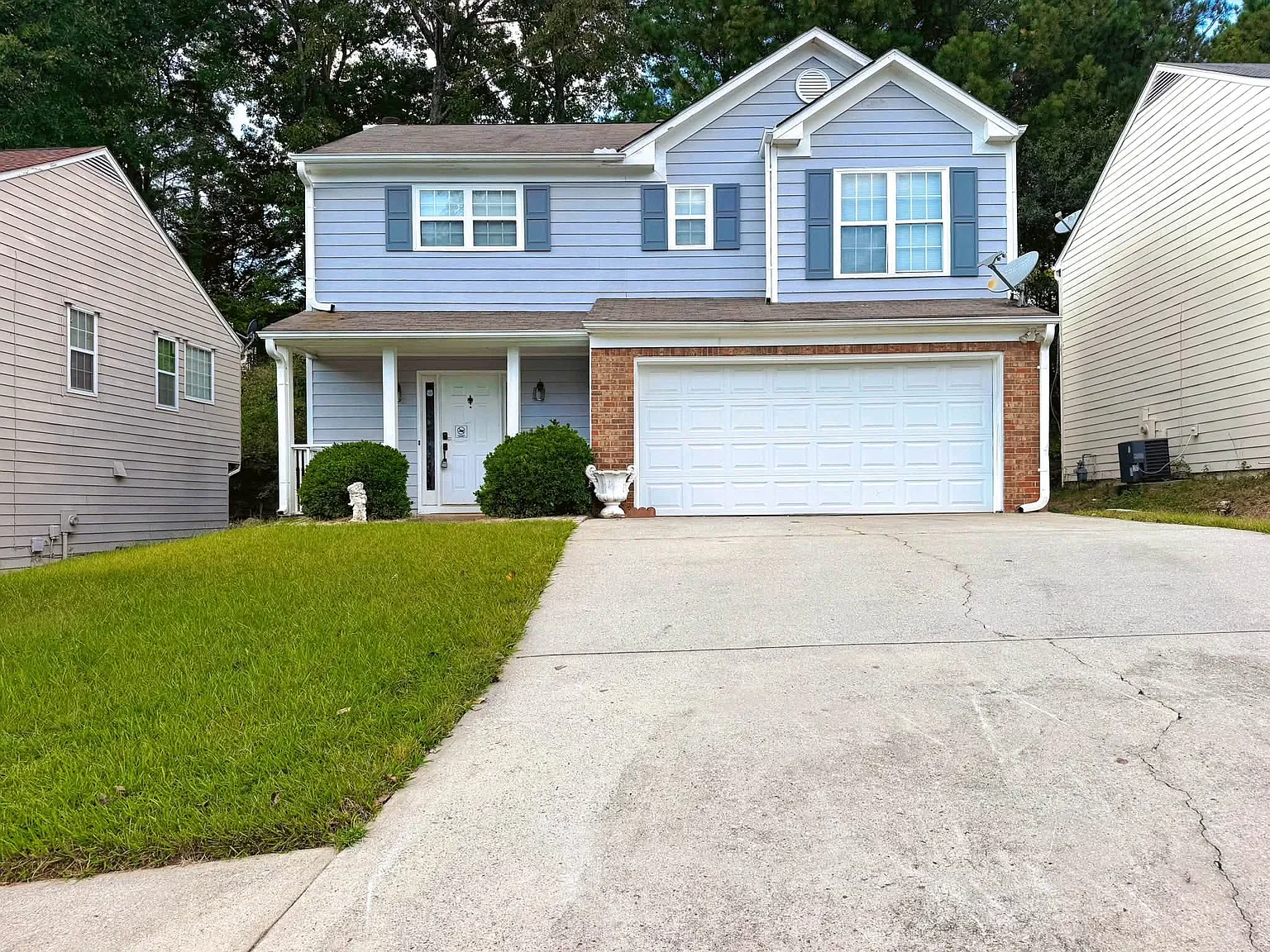 3 bed, 1910 sqft, $2,200 — Photo 2