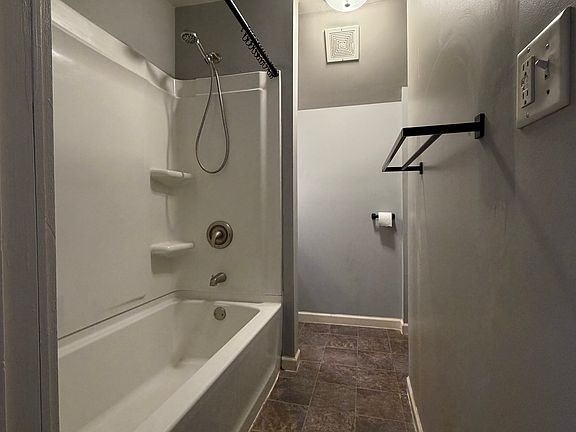 4th image of 412 N Olive St #412