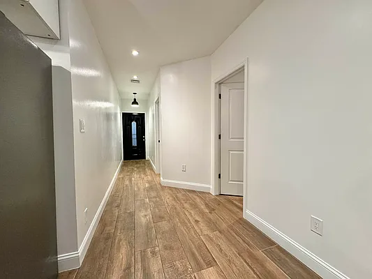 Rented by Astoria Realty | media 28
