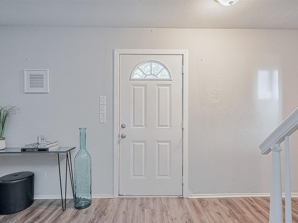 1st image of 505 Stoneledge Drive