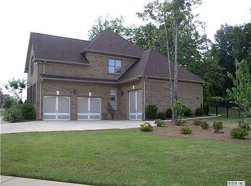 2nd image of 2041 Fitzhugh Ln