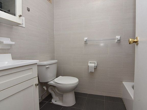 5th image of 373 W 126th St APT 3B