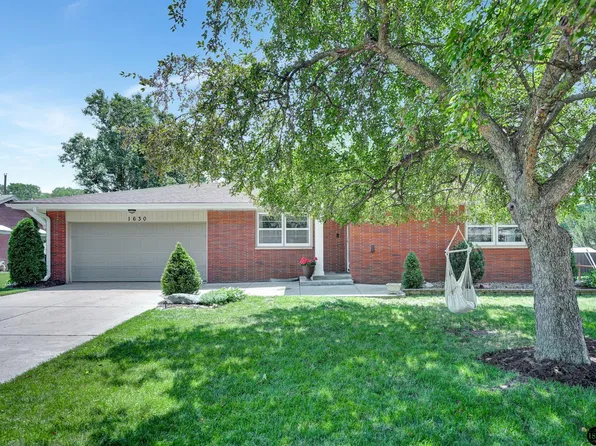 1630 Ridgeway Rd, Lincoln, NE 68506