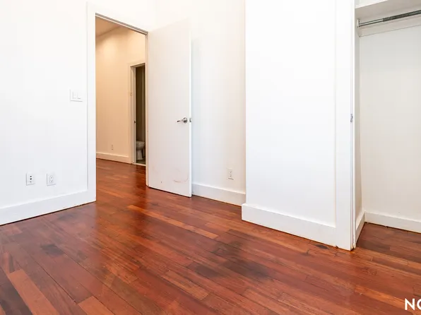 276 Boerum Street image 17 of 19