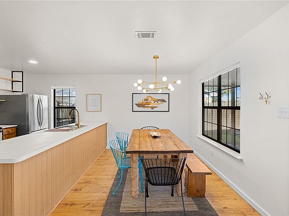 3rd image of 514 Corregidor Dr