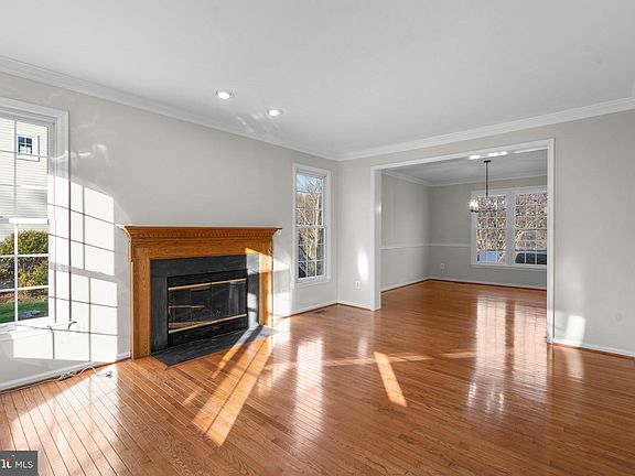 3rd image of 5907 Foxhall Manor Dr