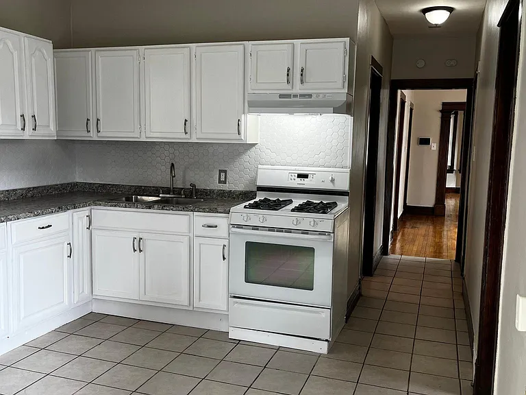 8024 S Muskegon Ave — Photo 8