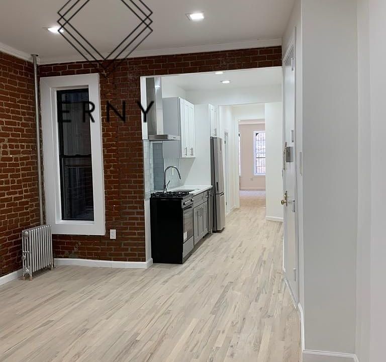 1st image of 526 Chauncey St #L1