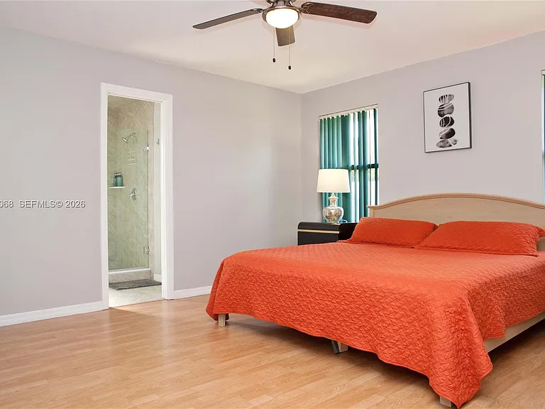722 SE Thanksgiving Ave — Photo 12