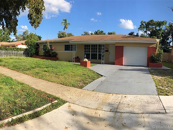3rd image of 1560 NE 159th St