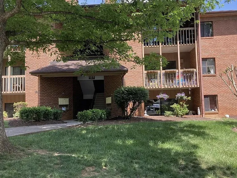 127 Turtle Creek Rd #9 — Photo 6