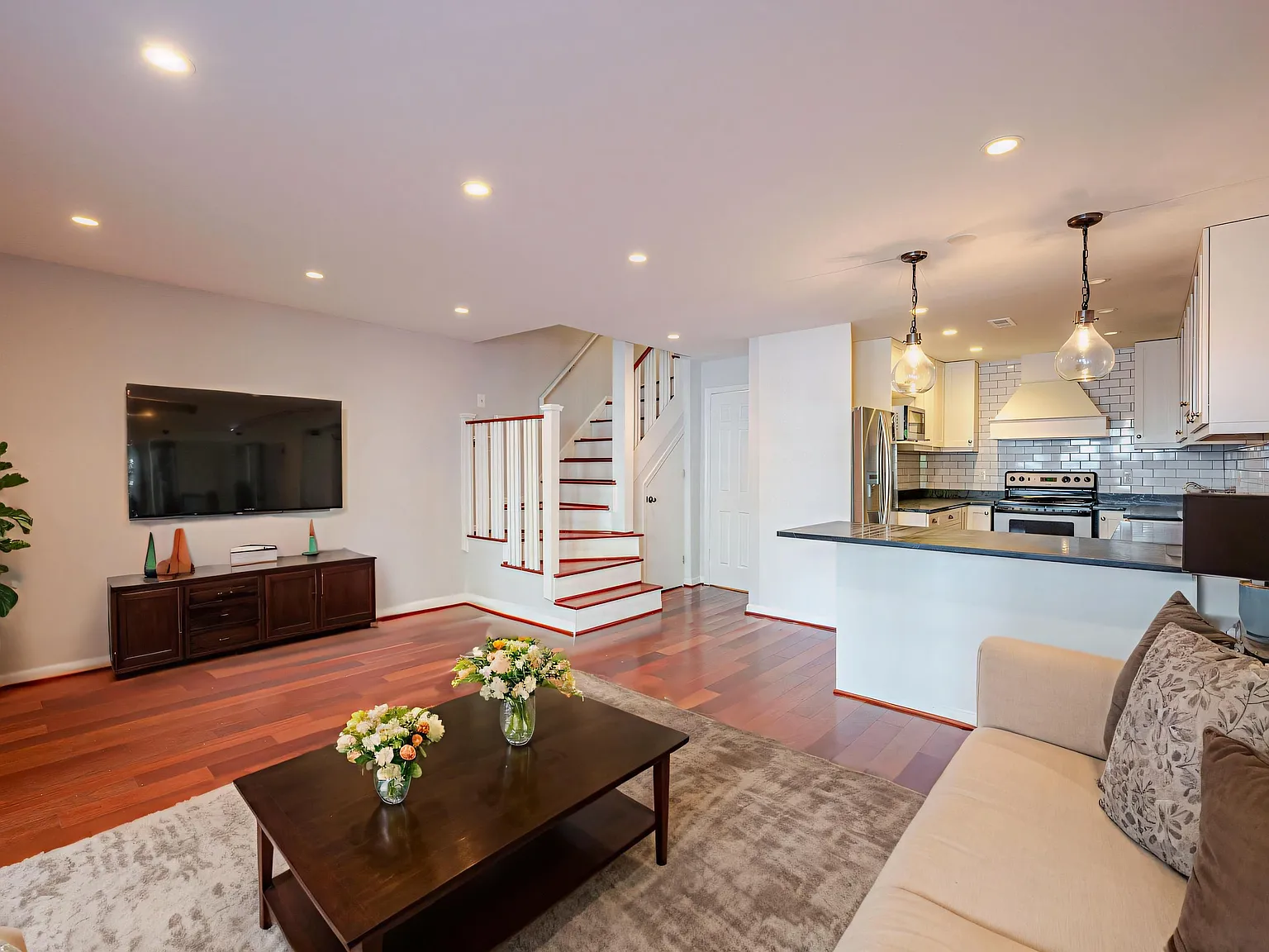 2 bed, 2.5 bath, 1300 sqft, $3,595 — Photo 1