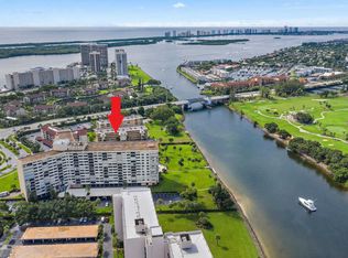 308 Golfview Rd APT 102, North Palm Beach, FL 33408